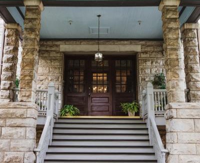 Springfield Bed & Breakfast | Discover The Mansion at Elfindale - Rated 9.1/10 Stay