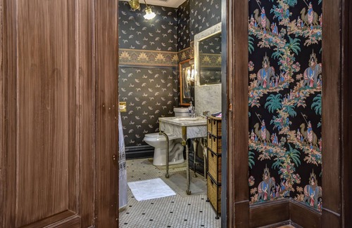 Springfield Bed & Breakfast | Elegant Stay at The Mansion at Elfindale - Rated 9.4/10
