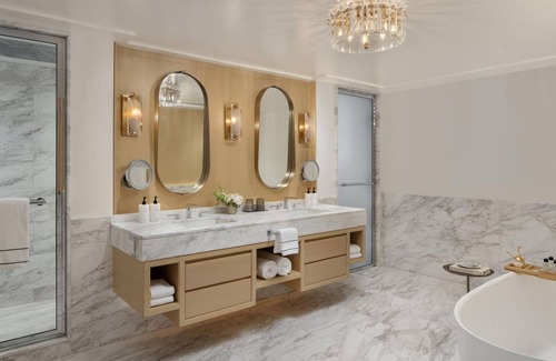 Boston Hotel | Experience The Mansion at The Newbury Boston Today!