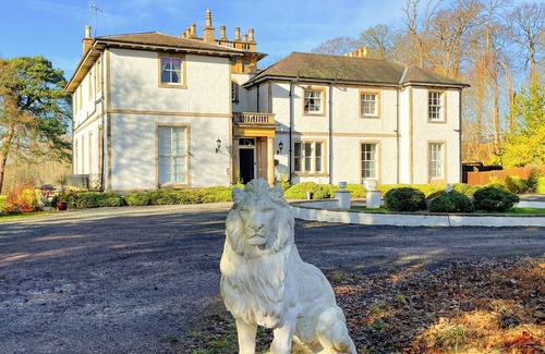Arniston Cottage | Perfect 14-Bedroom Retreat in Gorebridge, Near Edinburgh