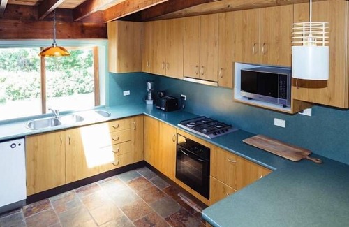 Robertson House | Explore The Maple Lodge: Alpacas, Goats & Outdoor Fun!