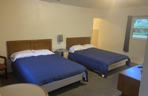 Erie Hotel | Comfortable Stay at The Maple Motel Erie with Breakfast
