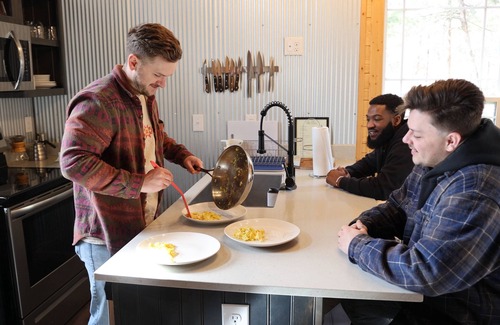 Park City Cabin | Top-Rated Maple Retreat at Park Mammoth: Pet-Friendly Stay
