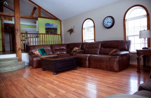 Ellicottville House | Discover The Maples: Pet-Friendly Retreat with Hot Tub & Views