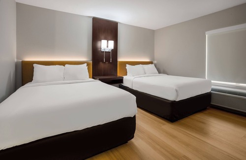 Lake Charles Hotel | Comfortable Stay at The Marco Hotel Lake Charles with Pool