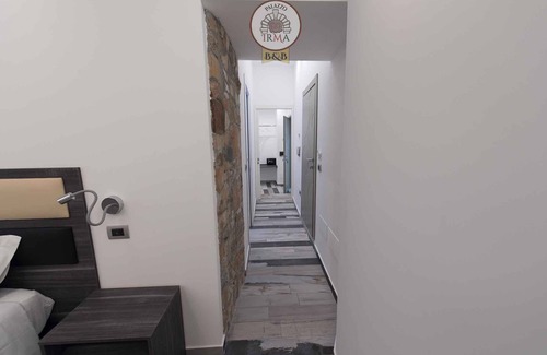 Vibo Valentia Bed & Breakfast | Experience The Mariana of Palazzo IrMa with Breakfast & Kitchen