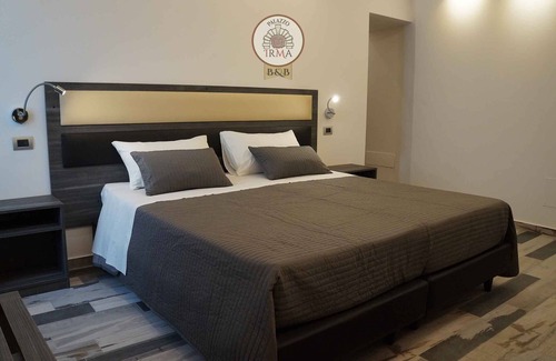 Vibo Valentia Bed & Breakfast | Experience The Mariana of Palazzo IrMa with Breakfast & Kitchen