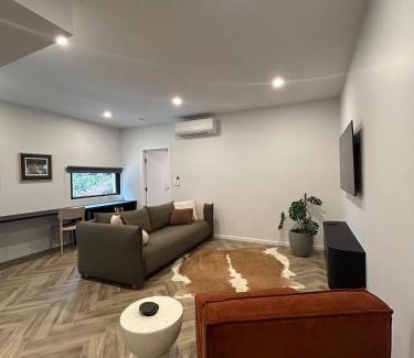 Kingston Apartment | The Marigold by Parbery- complimentary bottle wine