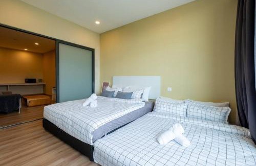 Kampung Rawa Apartment | Comfortable Stay at The Mark Cheras City View with Pool