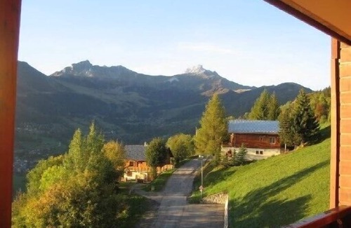 Doucy-Combelouviere Apartment | Pet-Friendly Getaway at The Marmot - Rated 9.4/10