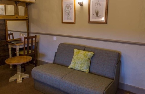West Compton Hotel | Discover The Marquis of Lorne: Rated 9.6 with Family-Friendly Perks