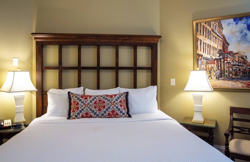 Historic District - North Hotel | Eco-Friendly Comfort at The Marshall House - Rated 9.6/10