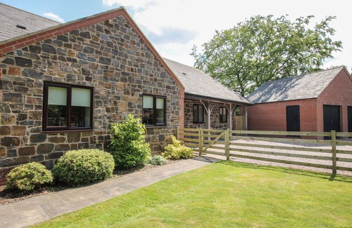 Welshpool Cottage | Family-Friendly Retreat at The Marshes with Garden in Guilsfield