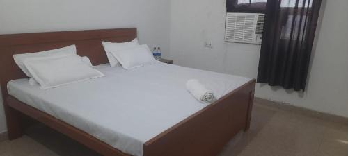 Mathura House | Budget-Friendly Mathura Stays: Rated 10/10 & Pet Friendly