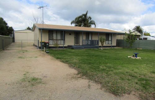 Port Vincent House | Discover The Matt Shack: Family-Friendly Retreat with Pool