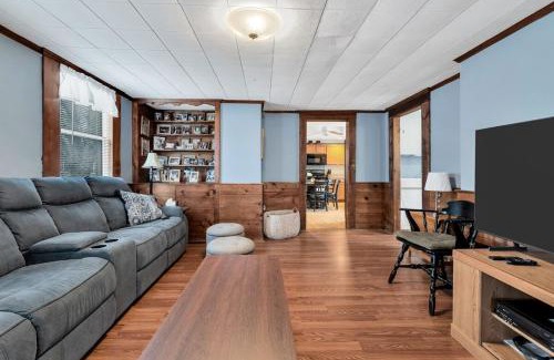 Mattapoisett House | The Mattapoisett Escape, Steps to Beach & Town