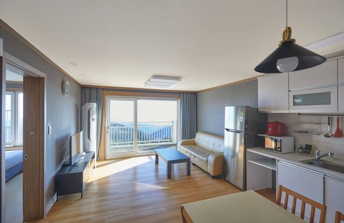 Gyeongju Resort | Relax at The Mauna Ocean Resort with Pool and Spa Access