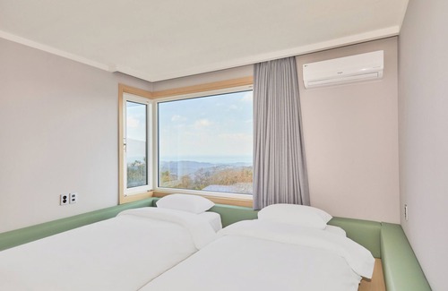 Gyeongju Resort | Relax at The Mauna Ocean Resort with Pool and Spa Access