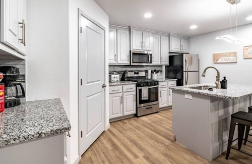 North by Northwest House | Guest Favorite: The Maven - Family-Friendly 3BR/2BA Home