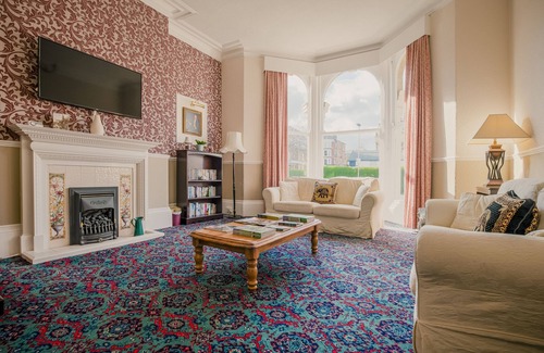South Cliff Hotel | Discover The Maynard: Top-Rated Stay with Family Amenities