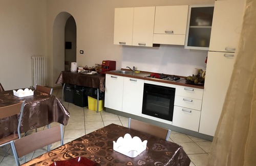 Vibo Valentia Bed & Breakfast | Welcoming The Maze B&B: Family-Friendly with Breakfast Included