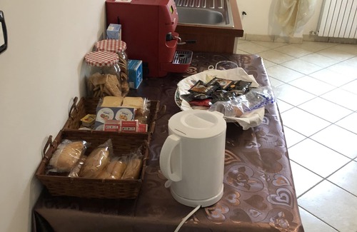 Vibo Valentia Bed & Breakfast | Welcoming The Maze B&B: Family-Friendly with Breakfast Included