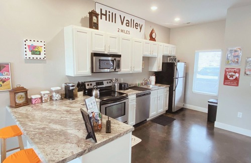 Covington Apartment | Explore The McFly - Back to the 80s with Top-Rated Amenities