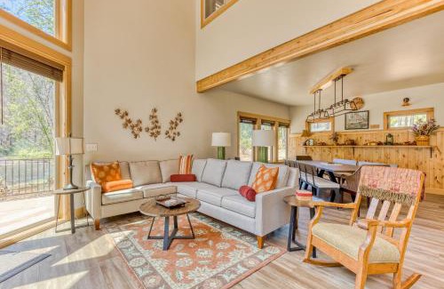 Vida House | Family-Friendly Retreat at The McKenzie River House