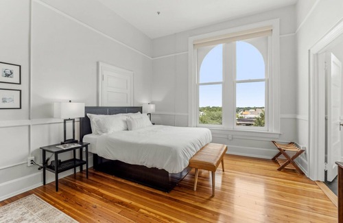 Valdosta Hotel | Eco-Friendly Retreat at The McKey - Rated 9.4/10!