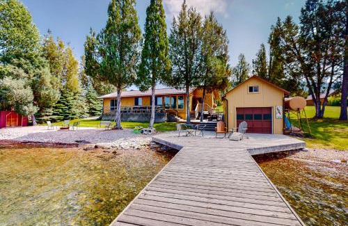 Big Arm House | Experience Oceanfront Relaxation at The Meadowlark Cabin