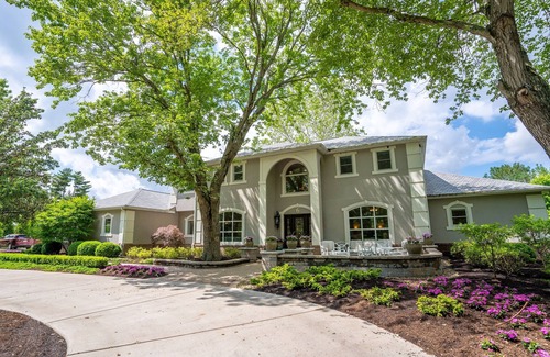 Carbondale House | Discover a Mediterranean Getaway with Outdoor Fireplace