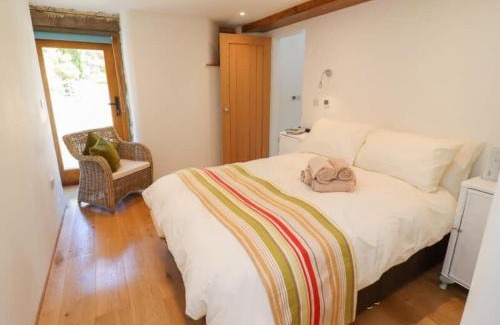 Yelverton House | Discover The Meeting House: Guest Rated 9.5/10 Stay