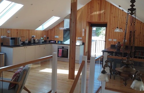 Yelverton House | Discover Family-Friendly Comfort at The Meeting House Sum