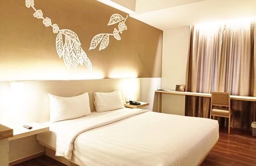 Muara Enim Hotel | Budget-Friendly Stay at The MELIO Enim with Pool & Dining