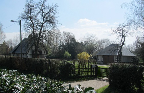 La Chapelle-Bayvel Ski Chalet | Family-Friendly Retreat at The Melrose near Honfleur