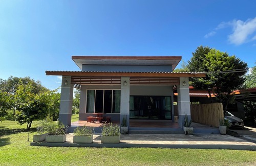 Pak Nam Villa | Discover The Memory House Pakbara: Family-Friendly Retreat