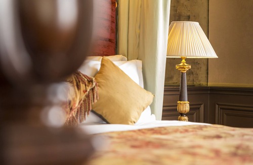 Cathedral Quarter Hotel | Experience The Merchant Hotel: 5-Star Comfort & Spa Retreat