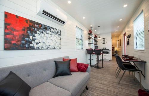 Waco House | Highly Rated The Merlot House - Close to Magnolia Attractions