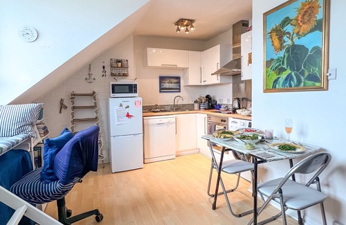 Brighton Apartment | Discover The Mermaid Inn Brighton: Ocean View & Family-Friendly