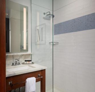 Muscatine Hotel | Discover The Merrill Hotel & Conference Center, Muscatine