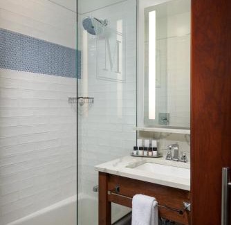 Muscatine Hotel | Discover The Merrill Hotel & Conference Center, Muscatine