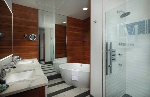 Muscatine Hotel | Experience The Merrill Hotel, Muscatine - Guest Rated 9.6