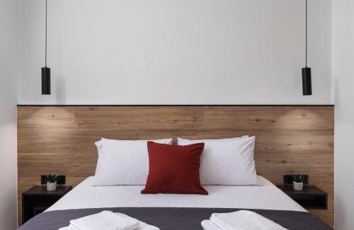 Kerameikos Apartment | Discover The Meta Stay - Rooftop Access & Family Friendly