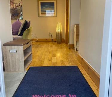 Oban Apartment | Inviting Mews: 2 Bedroom with Oceanfront Views & Parking