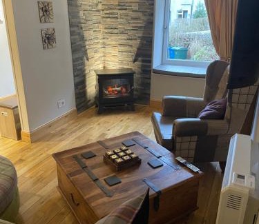 Oban Apartment | Inviting Mews: 2 Bedroom with Oceanfront Views & Parking
