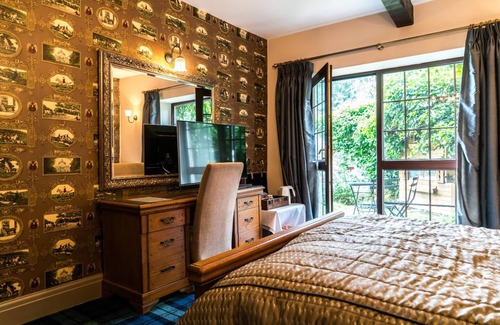 Ossett Hotel | Explore The Mews: Family-Friendly Stay with Breakfast Included