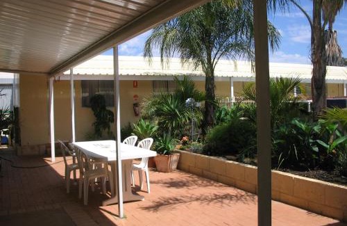 Kalgoorlie House | Relax at The Meyers House: Oceanfront Family Accommodation