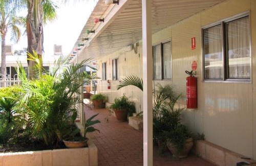 Kalgoorlie House | Relax at The Meyers House: Oceanfront Family Accommodation