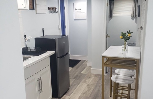 Cranston Apartment | Stylish Micro-Suite at The Eden Park Inn with Kitchen Access