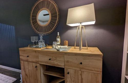 Nassau Bay Apartment | The Mid-Century Modern